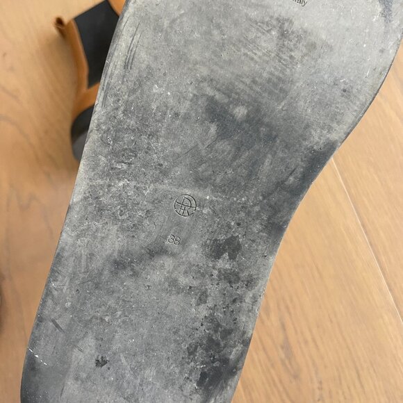 The row chelsea boots - Picture 3 of 7